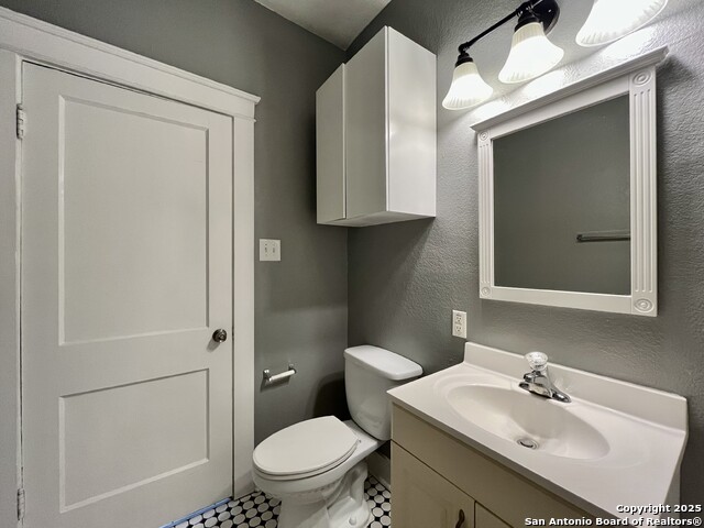 Image 16 of 29 For 1535 Woodlawn Ave W 3