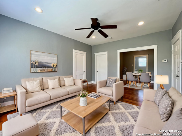 Image 2 of 29 For 1535 Woodlawn Ave W 3