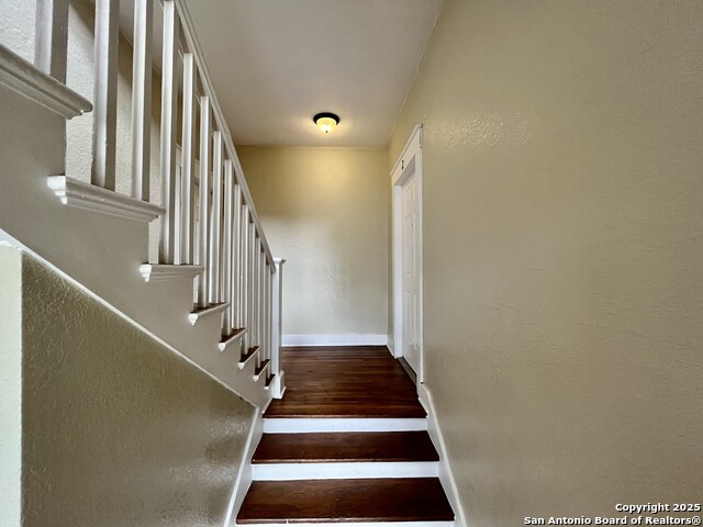 Image 23 of 29 For 1535 Woodlawn Ave W 3