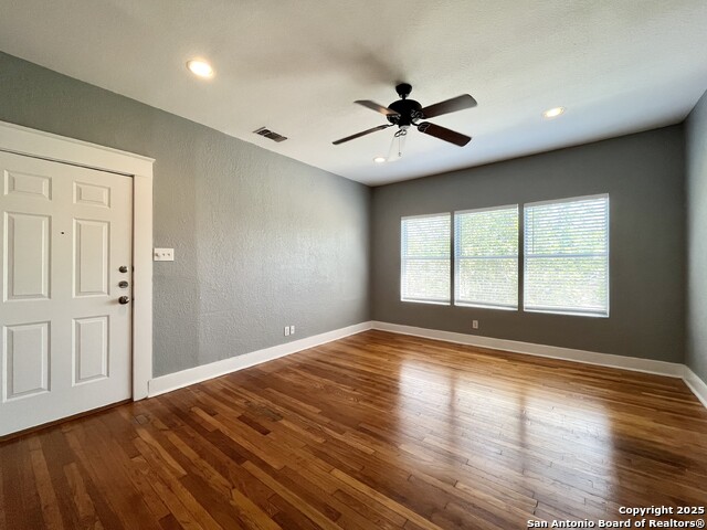 Image 6 of 29 For 1535 Woodlawn Ave W 3