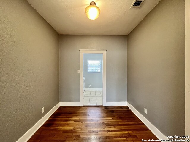 Image 9 of 29 For 1535 Woodlawn Ave W 3