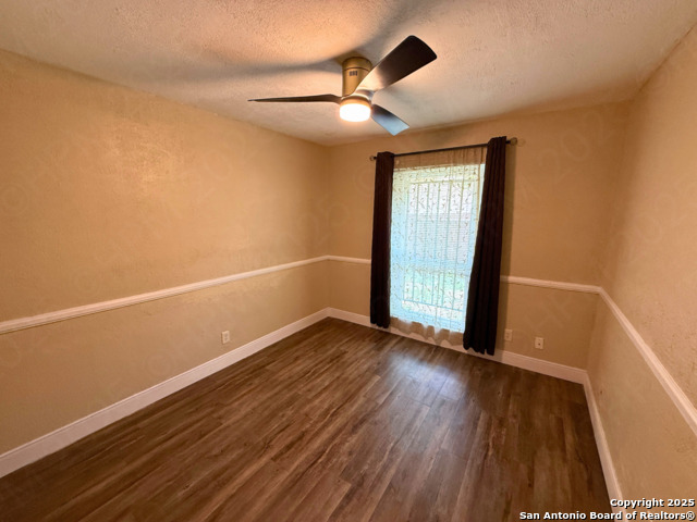 Listing photo id 11 for 5222 Rolling Ridge Dr E