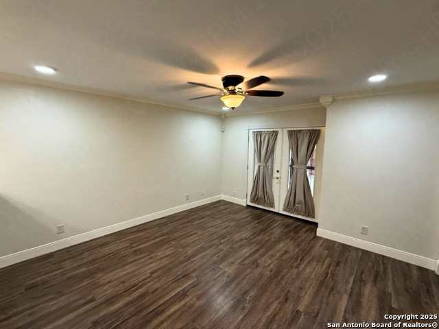 Listing photo id 13 for 5222 Rolling Ridge Dr E