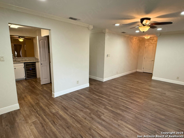 Listing photo id 2 for 5222 Rolling Ridge Dr E