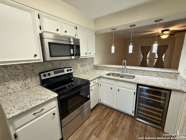 Listing photo id 4 for 5222 Rolling Ridge Dr E