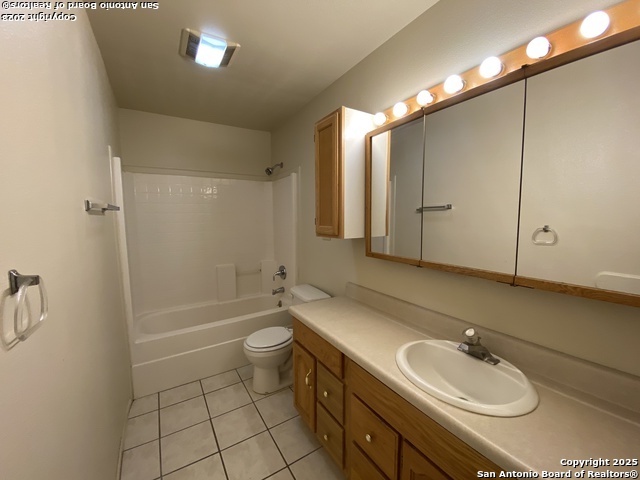 Image 13 of 13 For 1118 Goodwin St W C