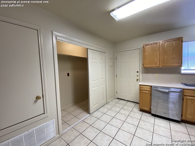 Image 8 of 13 For 1118 Goodwin St W C