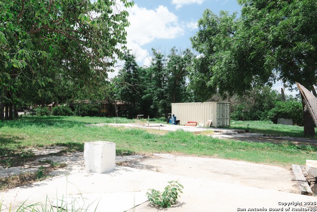 Listing photo id 1 for 3035 Roosevelt