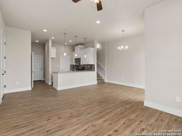 Image 21 of 47 For 119 Avenue Ventana