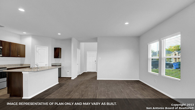 Listing photo id 9 for 21144 Gravel Keep