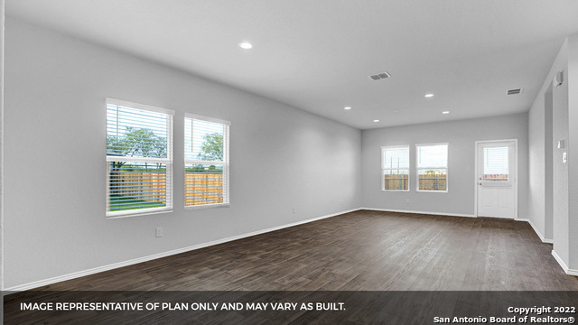 Listing photo id 3 for 21144 Gravel Keep