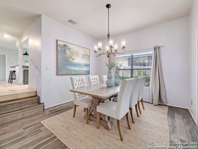 Listing photo id 9 for 19914 Encino Moss