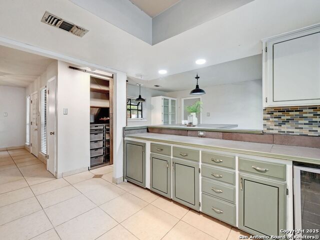 Listing photo id 18 for 19914 Encino Moss
