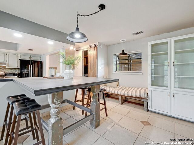 Listing photo id 20 for 19914 Encino Moss