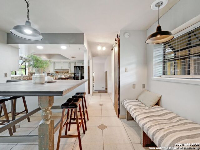 Listing photo id 21 for 19914 Encino Moss