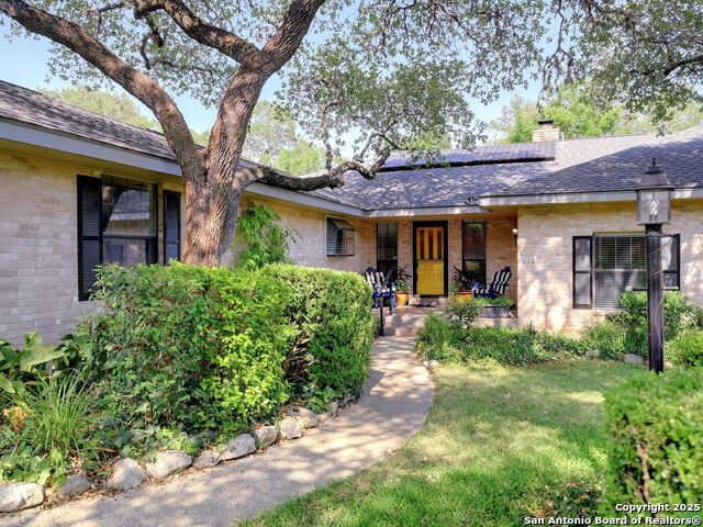 Listing photo id 1 for 19914 Encino Moss