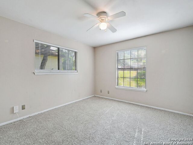 Listing photo id 30 for 19914 Encino Moss