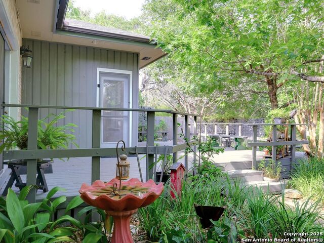 Listing photo id 37 for 19914 Encino Moss