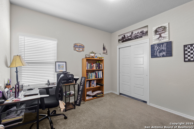 Listing photo id 13 for 5418 Cicada