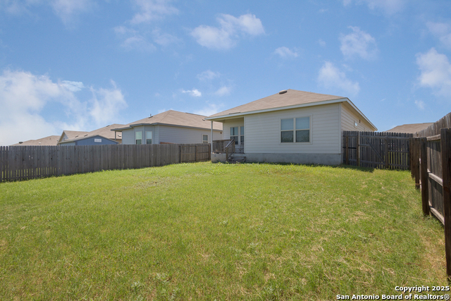 Listing photo id 17 for 5418 Cicada