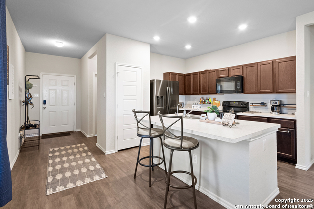 Listing photo id 3 for 5418 Cicada