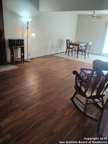 Image 3 of 14 For 9318 Valley Dale