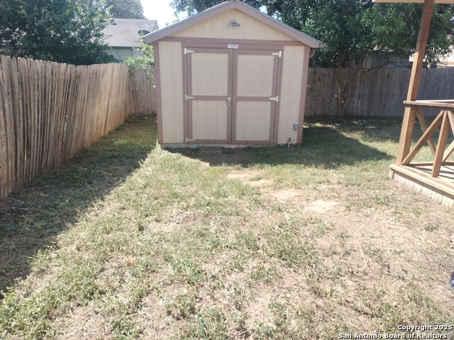 Image 6 of 14 For 9318 Valley Dale