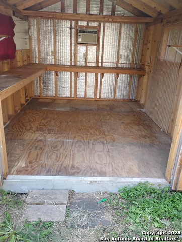 Image 7 of 14 For 9318 Valley Dale