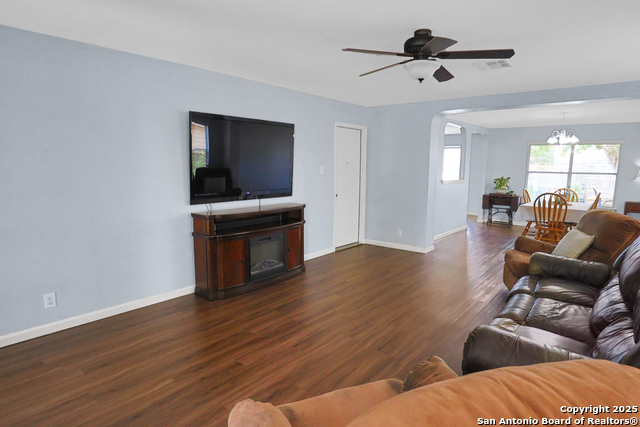 Image 4 of 27 For 309 Hummingbird Dr