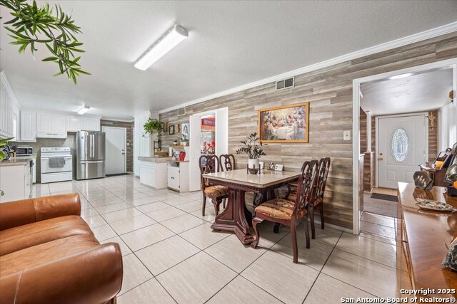 Image 12 of 50 For 1015 Tamworth Dr