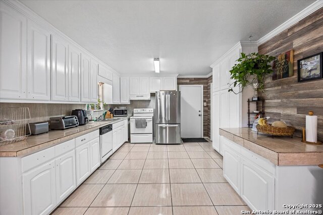 Image 16 of 50 For 1015 Tamworth Dr
