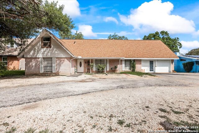 Image 2 of 50 For 1015 Tamworth Dr