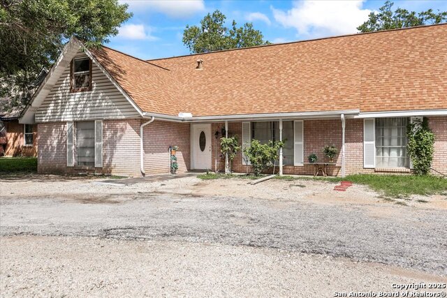Image 3 of 50 For 1015 Tamworth Dr