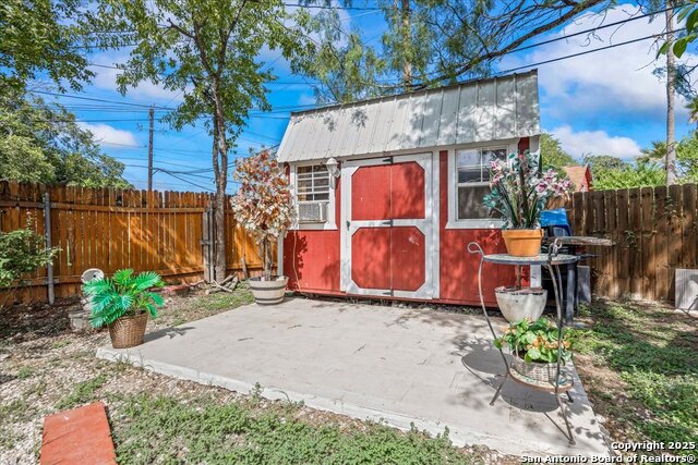Image 43 of 50 For 1015 Tamworth Dr