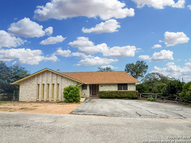 Details for 132 Outer Drive W, Canyon Lake, TX 78133