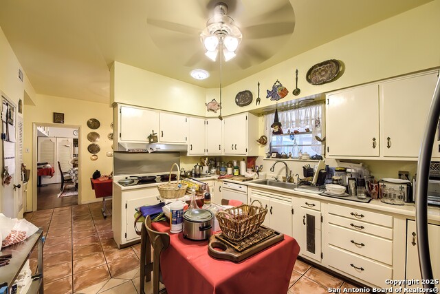 Listing photo id 14 for 1315 Lockhill Selma
