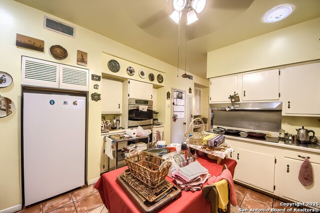 Listing photo id 15 for 1315 Lockhill Selma