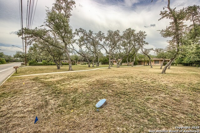 Listing photo id 5 for 1315 Lockhill Selma