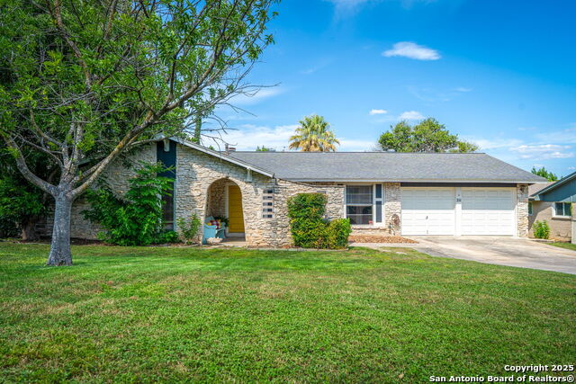 Image 2 of 42 For 211 Greycliff