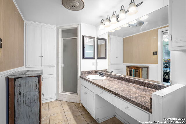 Image 25 of 42 For 211 Greycliff
