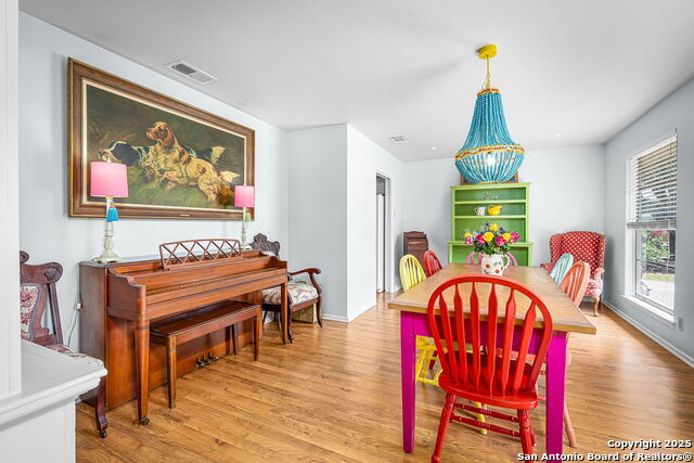 Image 7 of 42 For 211 Greycliff