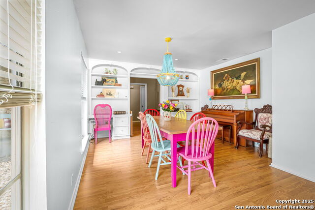 Image 8 of 42 For 211 Greycliff