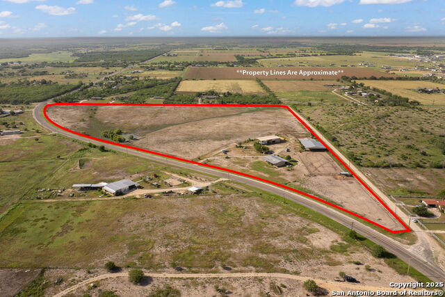 Listing photo id 7 for 18434 Fm 471