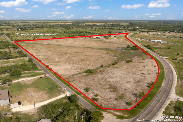 Listing photo id 9 for 18434 Fm 471