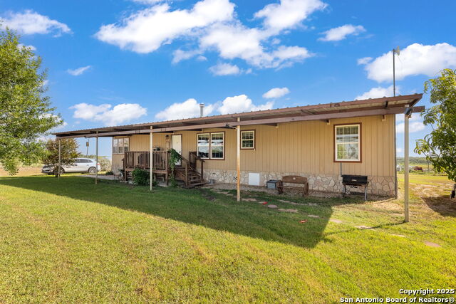 Listing photo id 43 for 18434 Fm 471