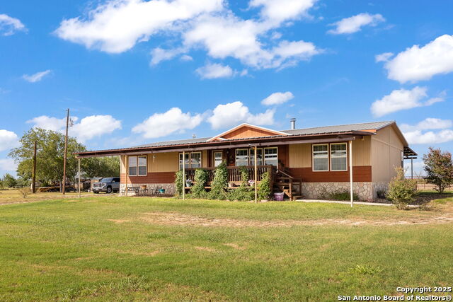 Listing photo id 14 for 18434 Fm 471