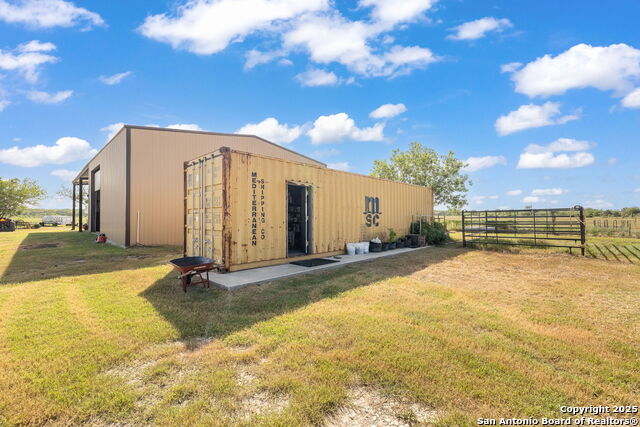 Listing photo id 26 for 18434 Fm 471