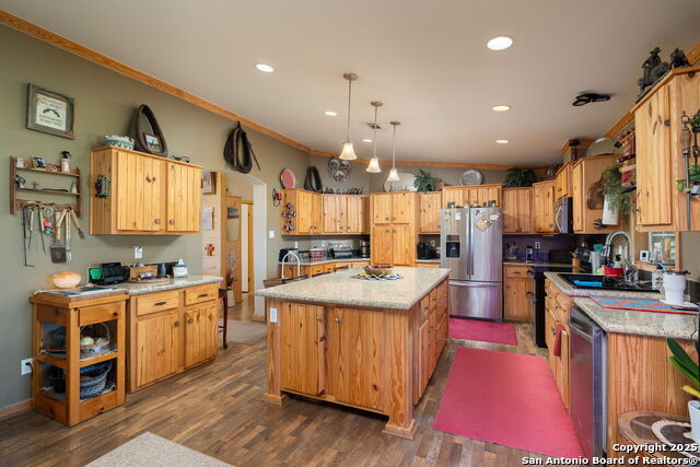Listing photo id 39 for 18434 Fm 471