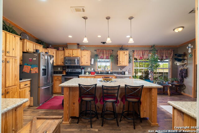 Listing photo id 40 for 18434 Fm 471