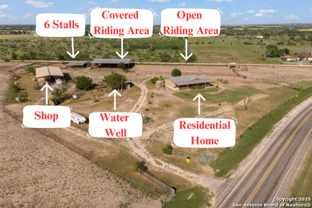Listing photo id 3 for 18434 Fm 471